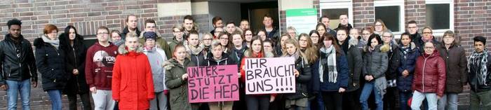 2019-12-07_HNA_Protest_an_BBS Schüler protestieren