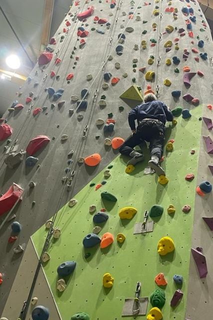 2023-03-02KletternD5uyXrhcWEB