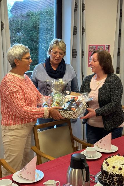 2025-11-24 Verabschiedung GruppenfotoWEB3