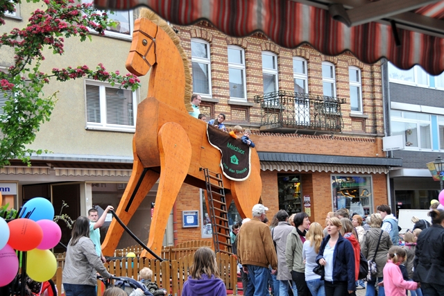 Schaukelpferd_ KinderfestWEB